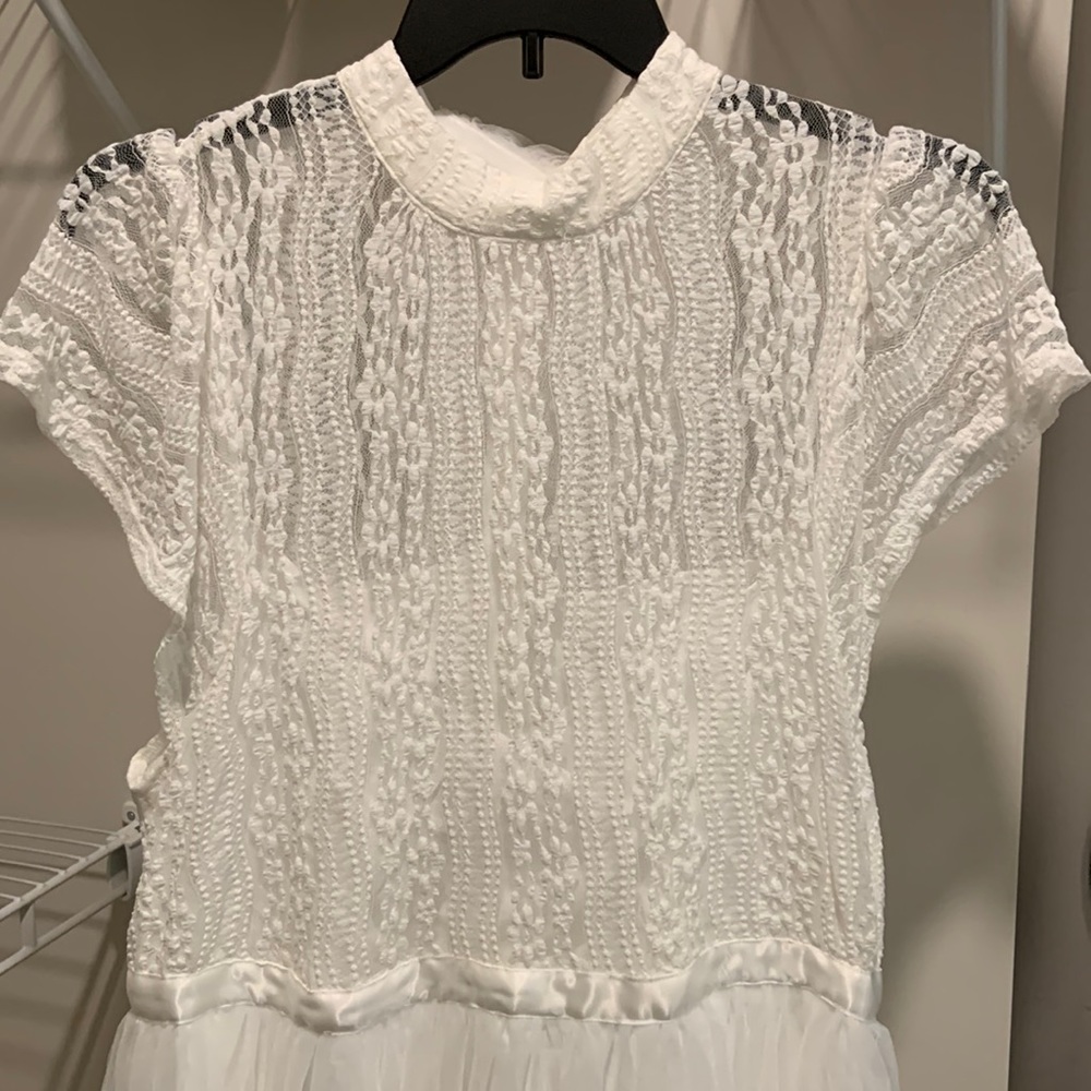 Short sleeve wedding gown